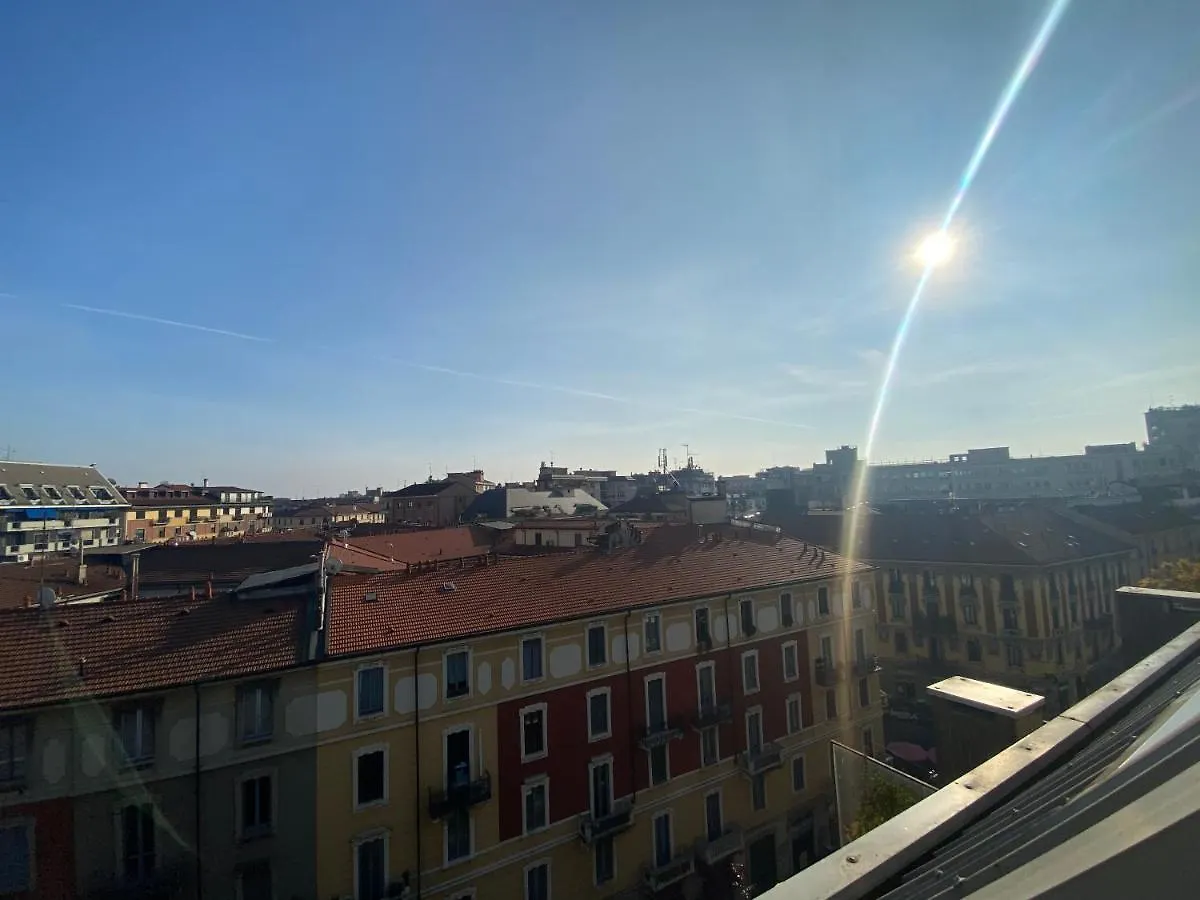 Porta Venezia, monolocale con vista sui tetti Appartamento Milano