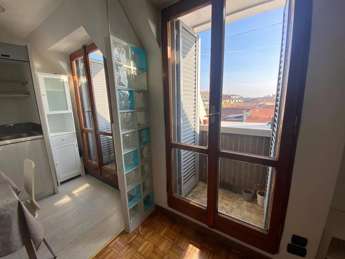 Porta Venezia, monolocale con vista sui tetti Appartamento Milano